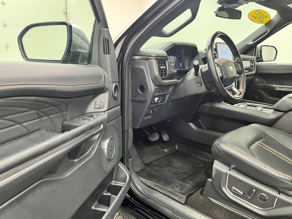 Used 2022 Ford Expedition Platinum AWD/4WD image 18