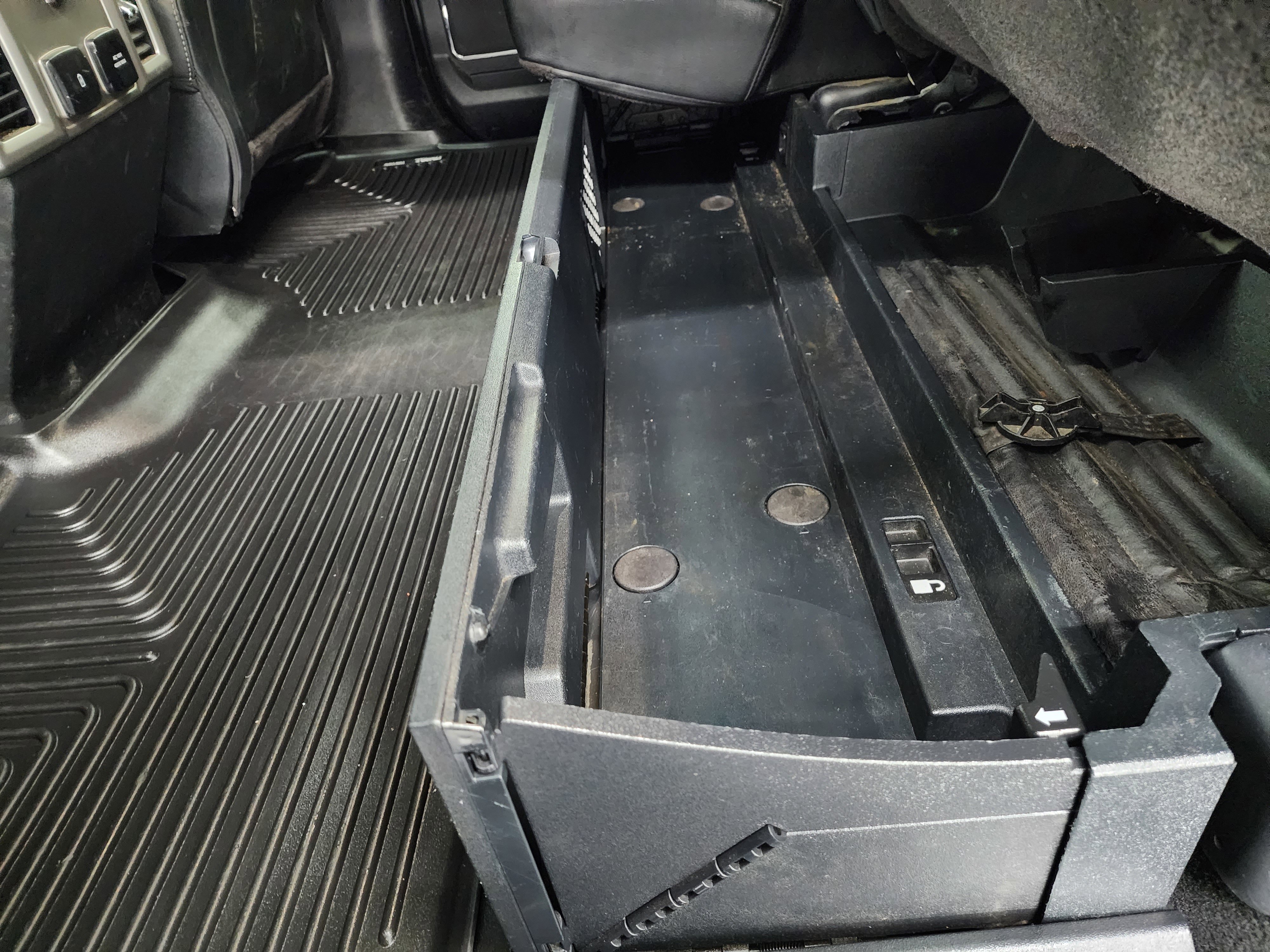 Used 2020 Ford F250 Lariat w/ Lariat Value Package image 38