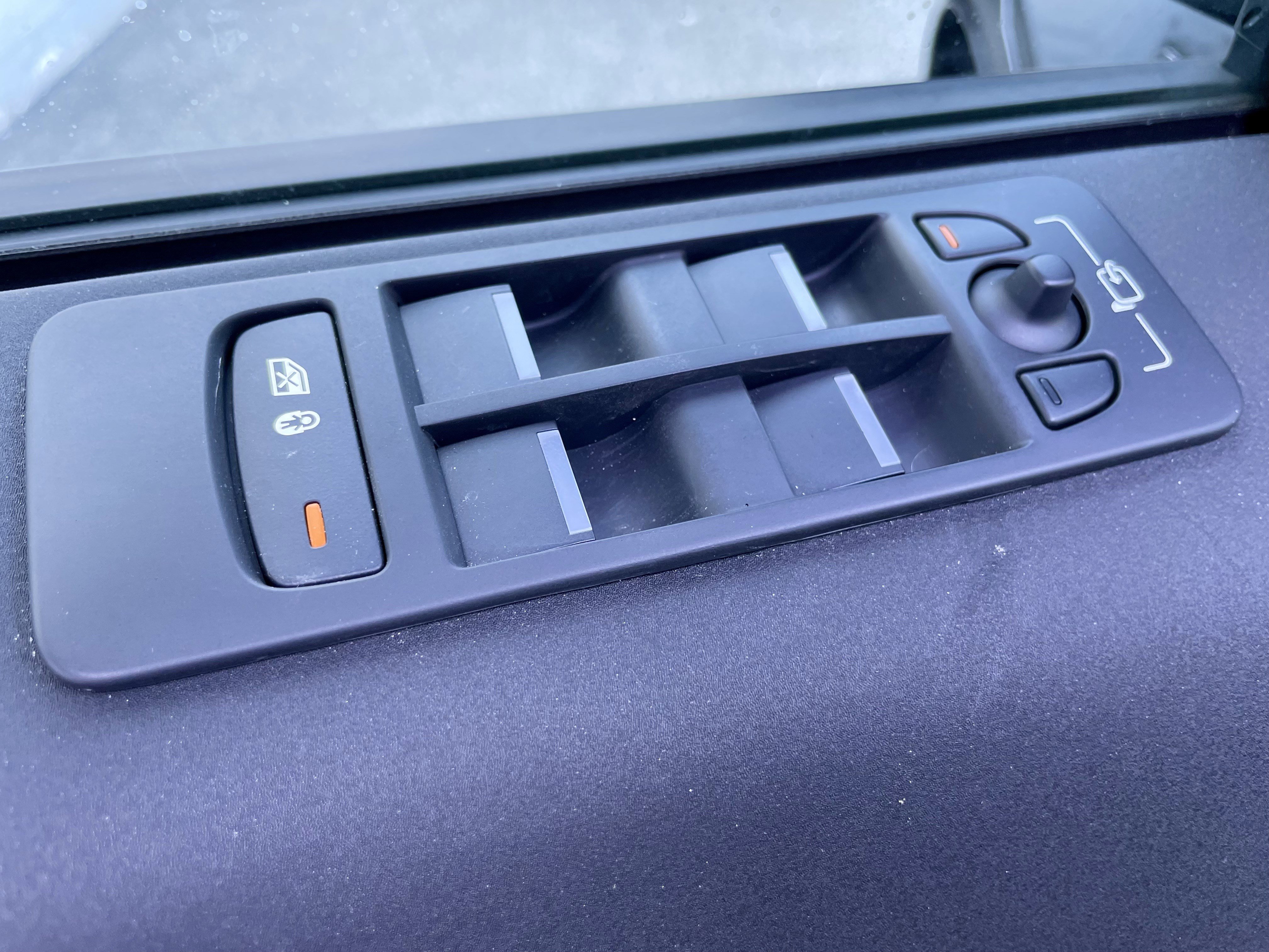 Used 2025 Land Rover Discovery Sport S AWD/4WD image 11