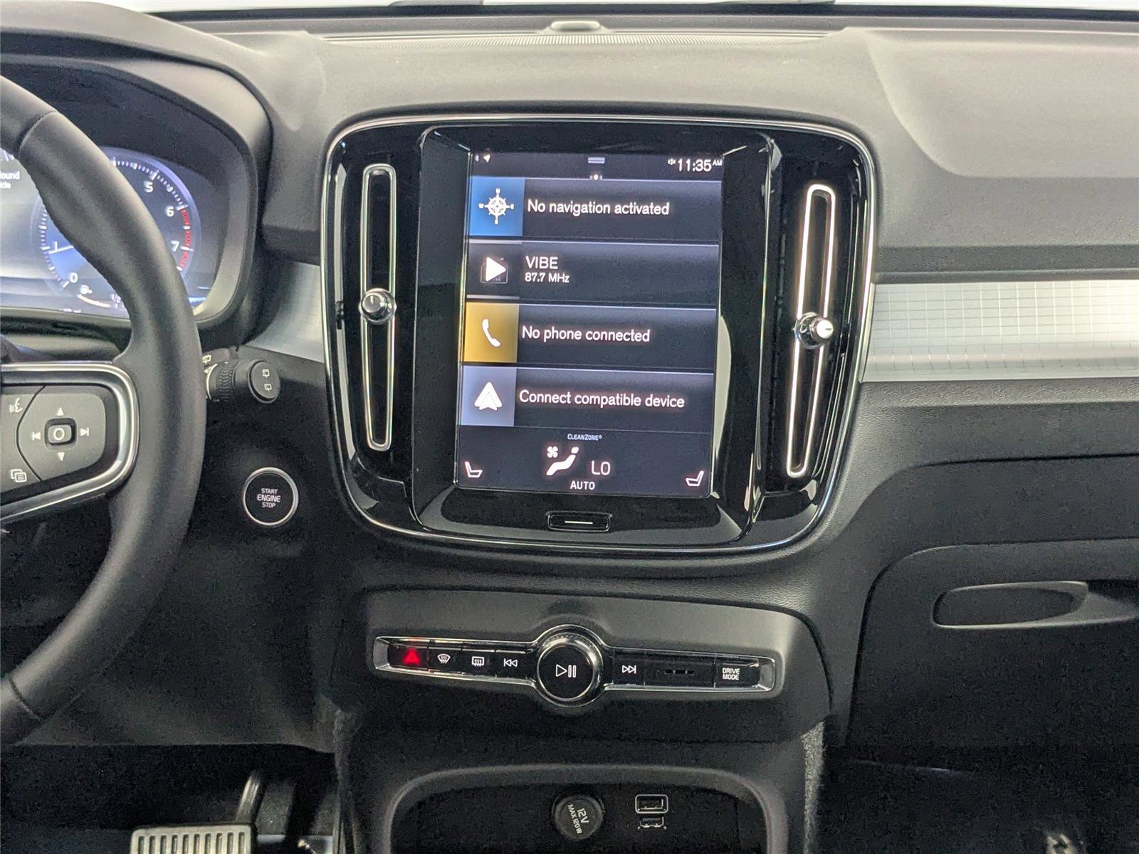 Used 2022 Volvo XC40 T5 Momentum image 36