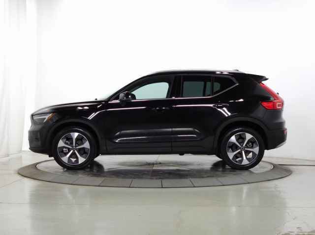 Certified 2023 Volvo XC40 B5 Plus w/ Protection Package Premier image 6