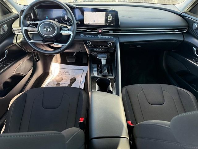 Used 2023 Hyundai Elantra SEL w/ Convenience Package image 11