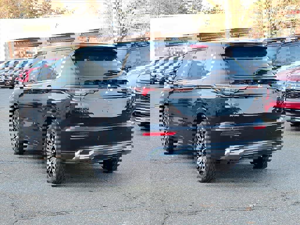 New 2026 Mitsubishi Outlander SE image 3