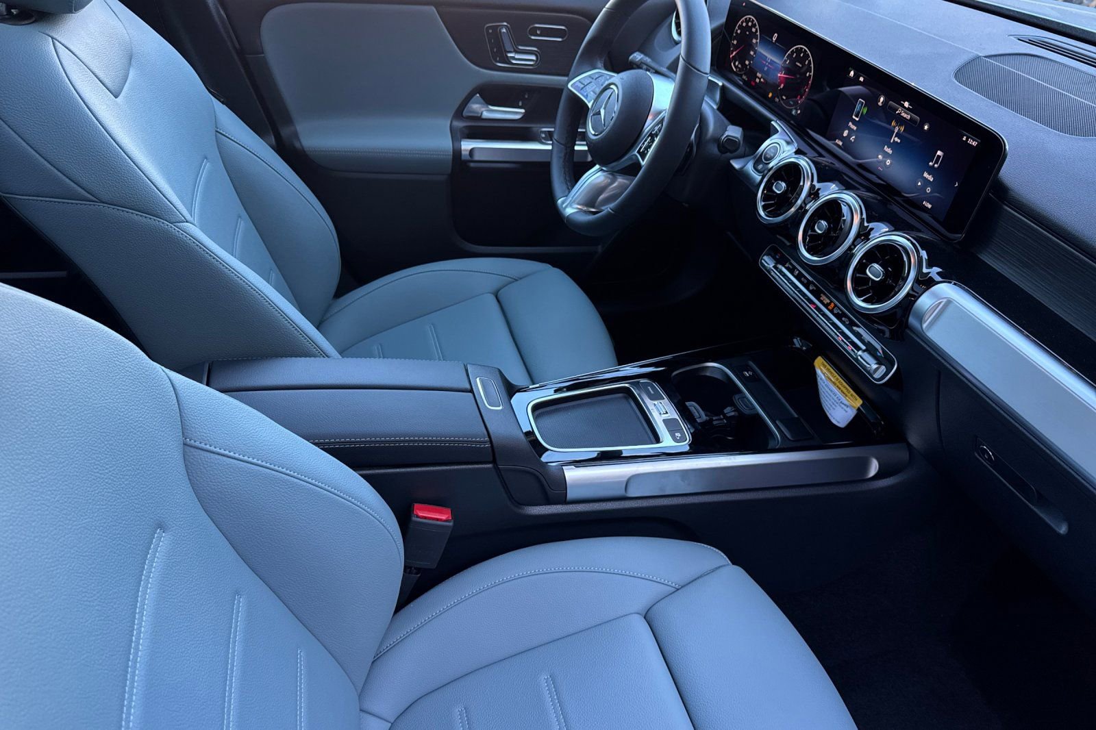 New 2026 Mercedes-Benz GLB 250 image 9