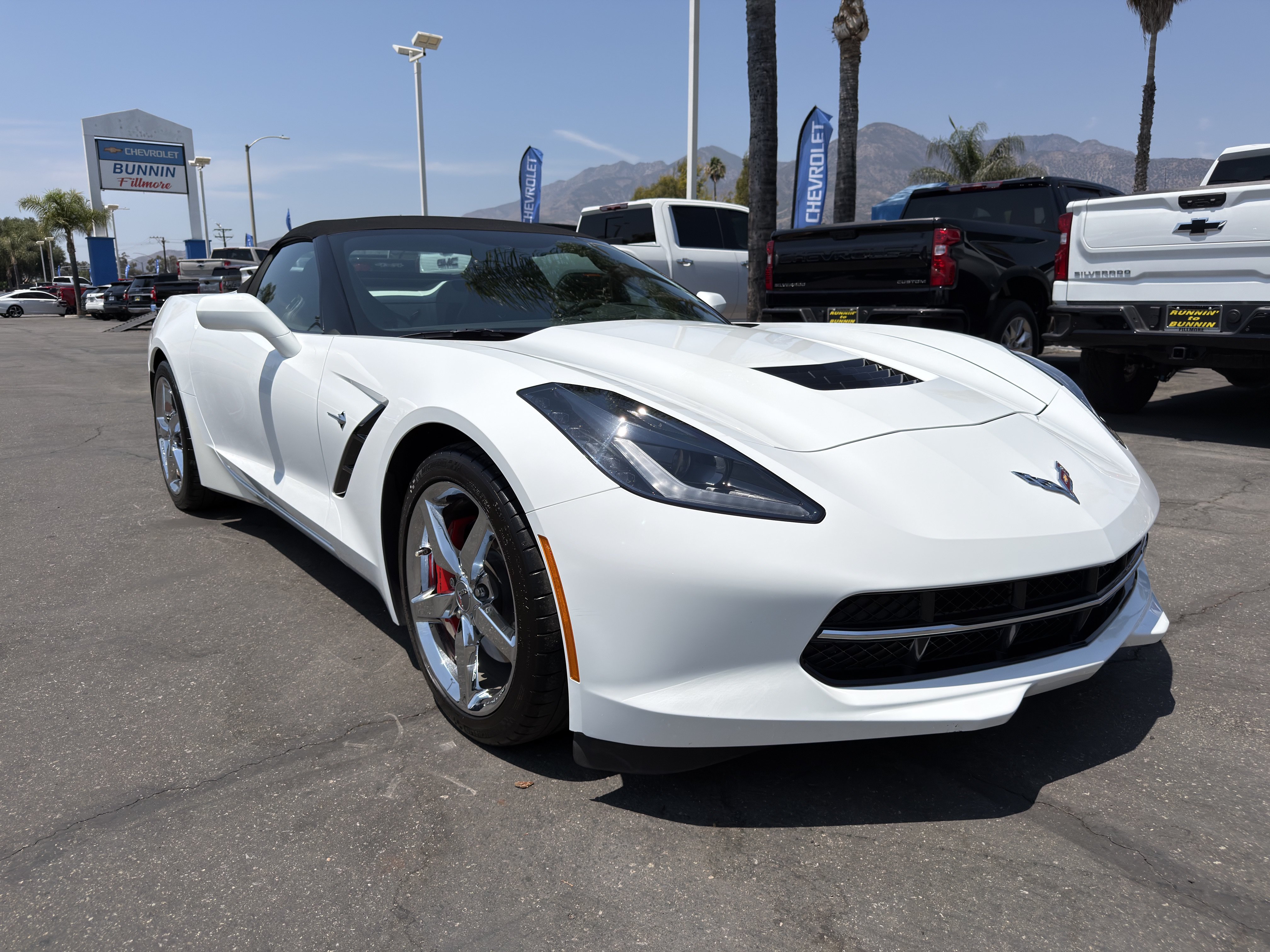 Used 2014 Chevrolet Corvette Stingray Convertible w/ 2LT Preferred Equipment Group RWD image 2
