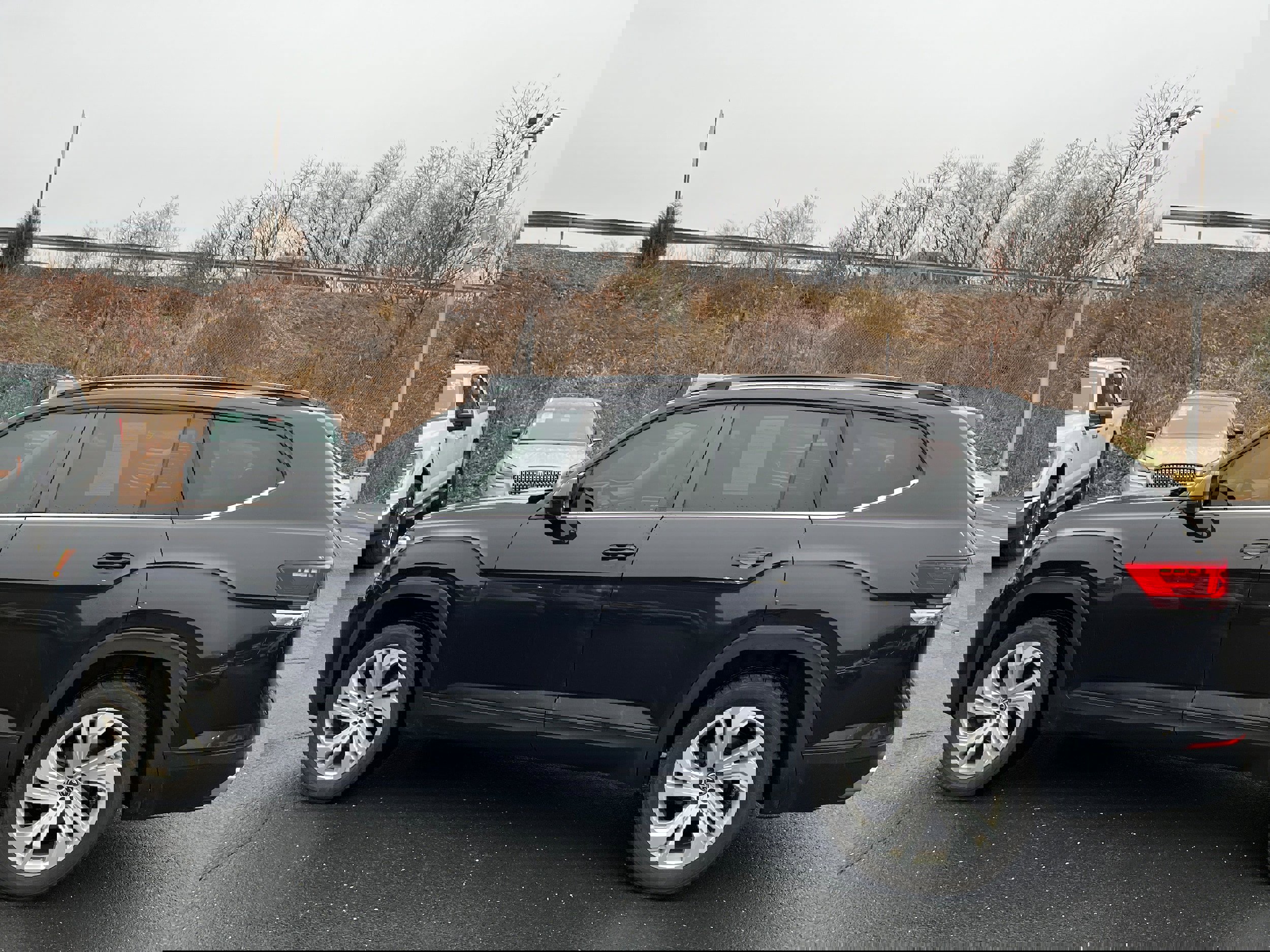 Used 2021 Volkswagen Atlas SE image 6