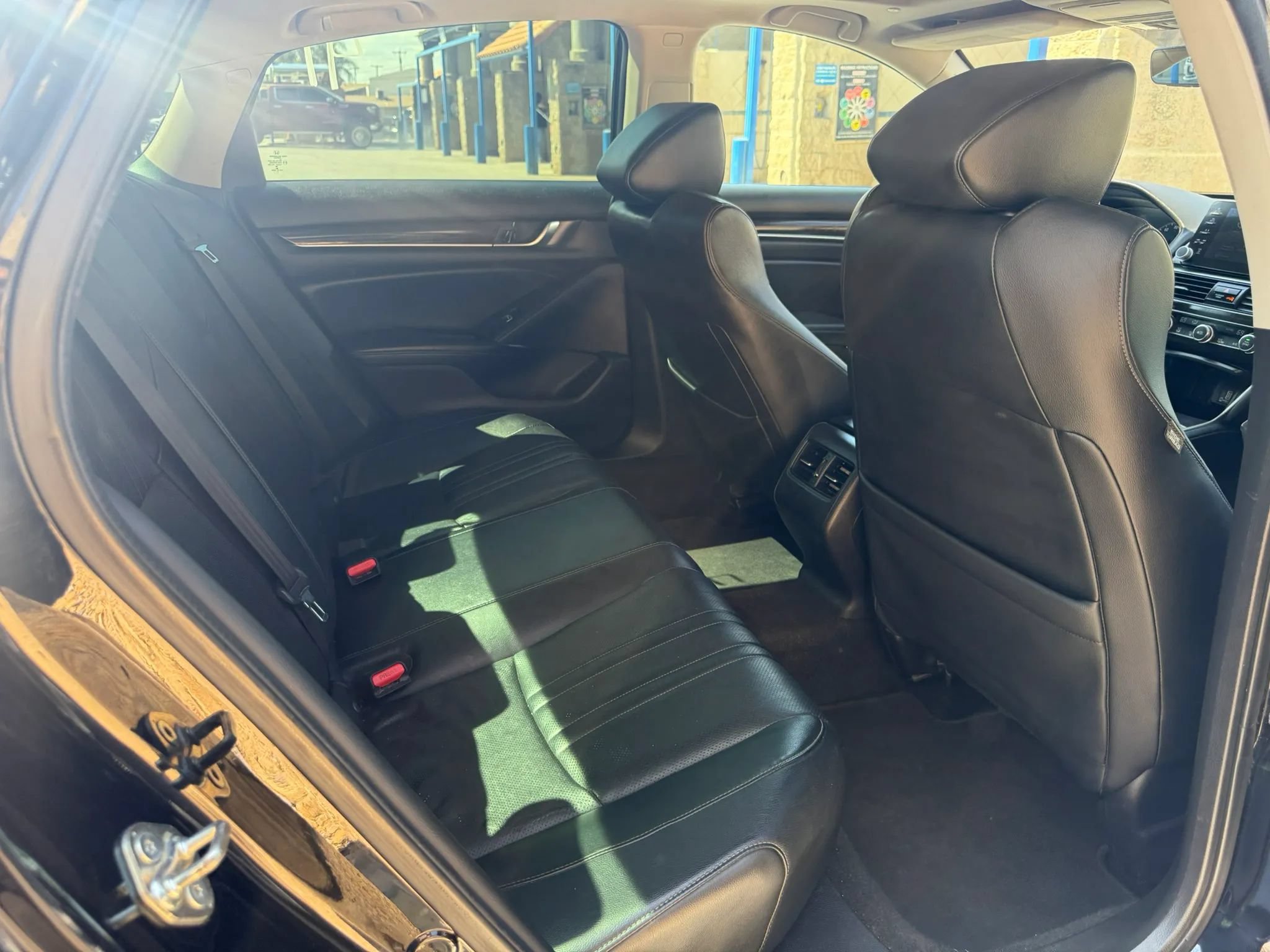 Used 2018 Honda Accord EX-L image 9