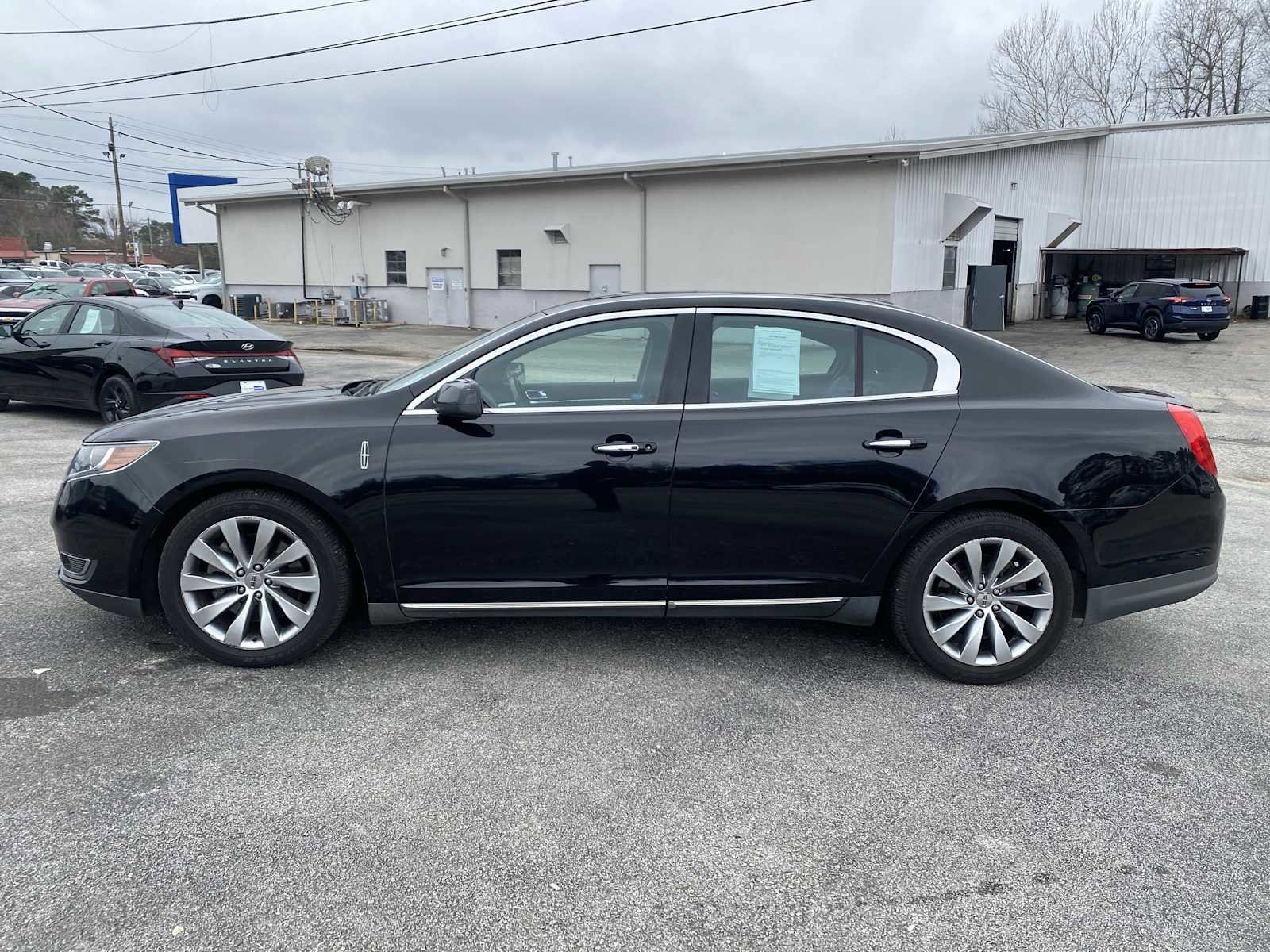 Used 2016 Lincoln MKS image 8