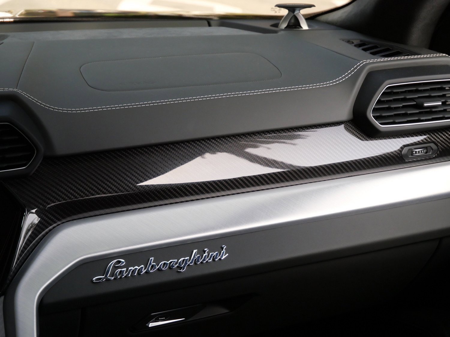 Used 2024 Lamborghini Urus S image 23