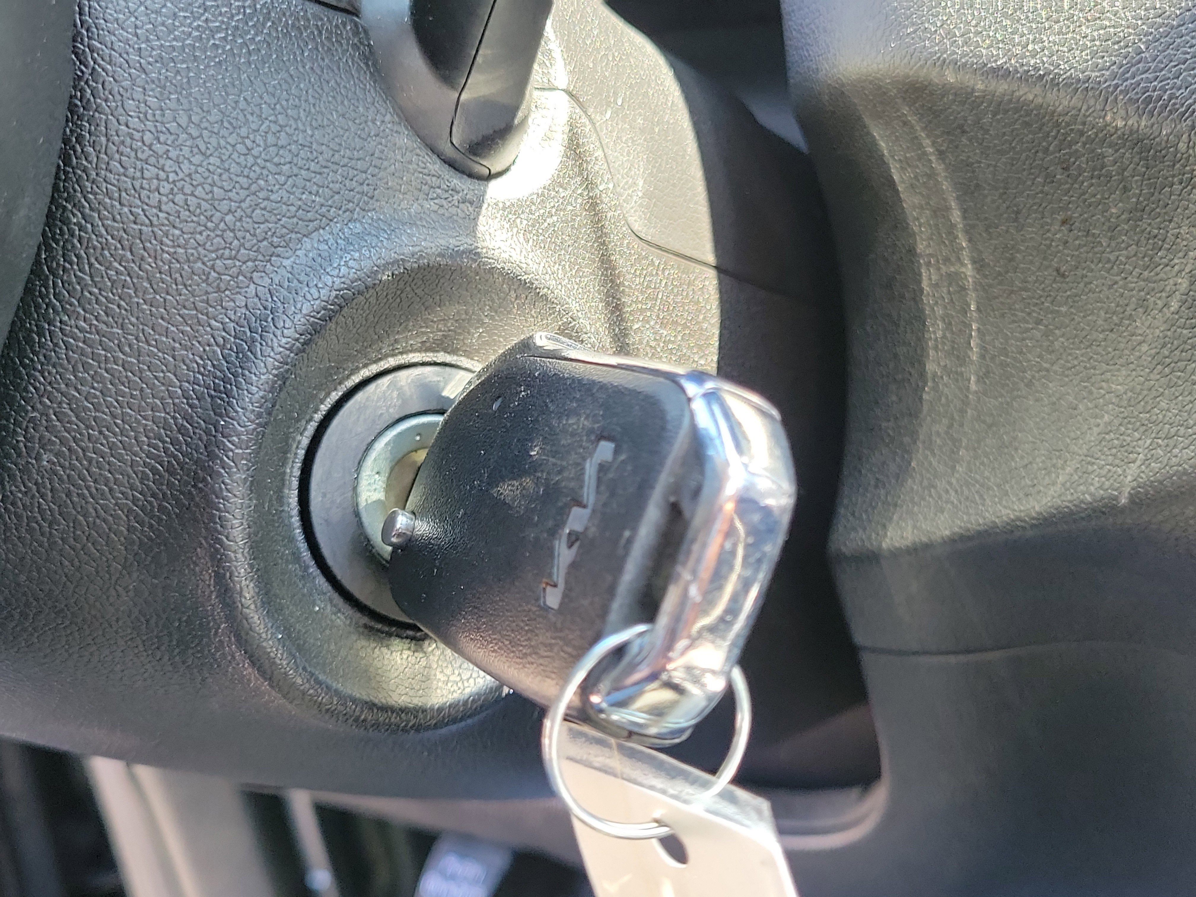 Used 2023 Kia Sorento LX image 28