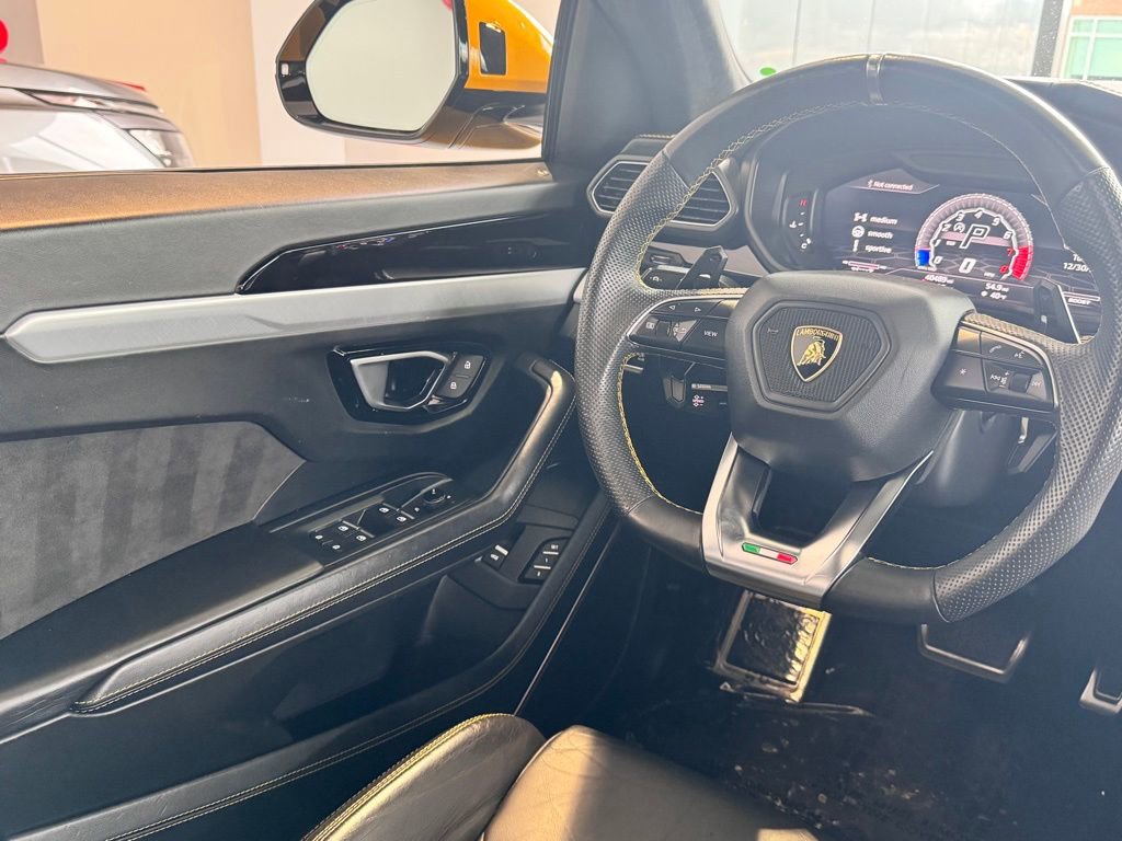 Used 2021 Lamborghini Urus image 45
