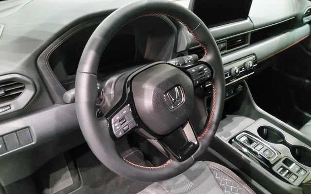 Used 2026 Honda Pilot Sport image 17