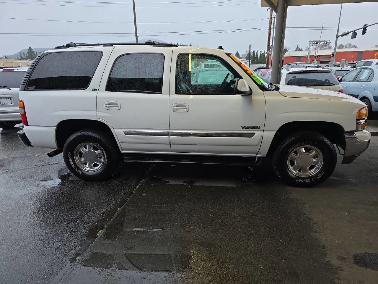 Used 2003 GMC Yukon SLT w/ 1SD Preferred Equipment Group image 2