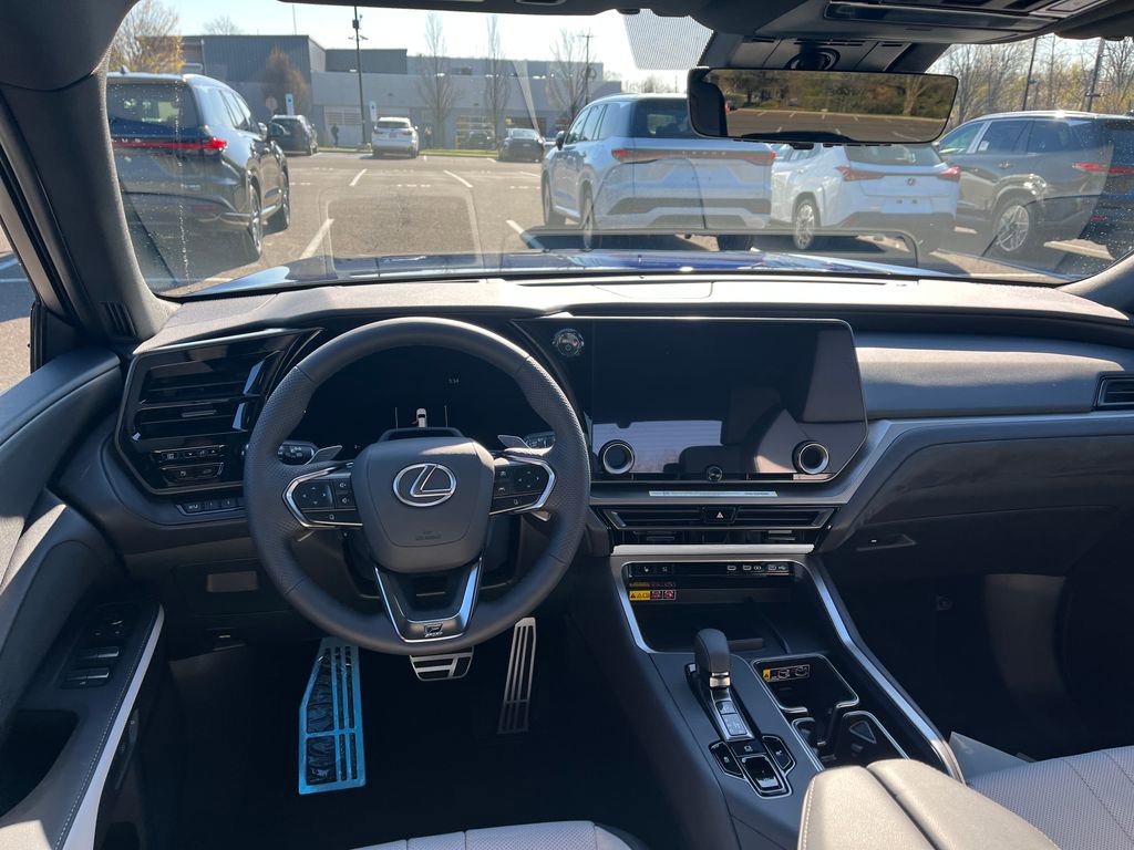 New 2026 Lexus TX 500h AWD image 10