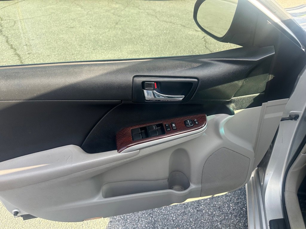 Used 2013 Toyota Camry XLE w/ Preferred Accessory Pkg image 11