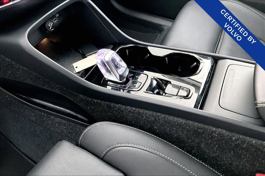 Certified 2025 Volvo XC40 B5 Plus image 19