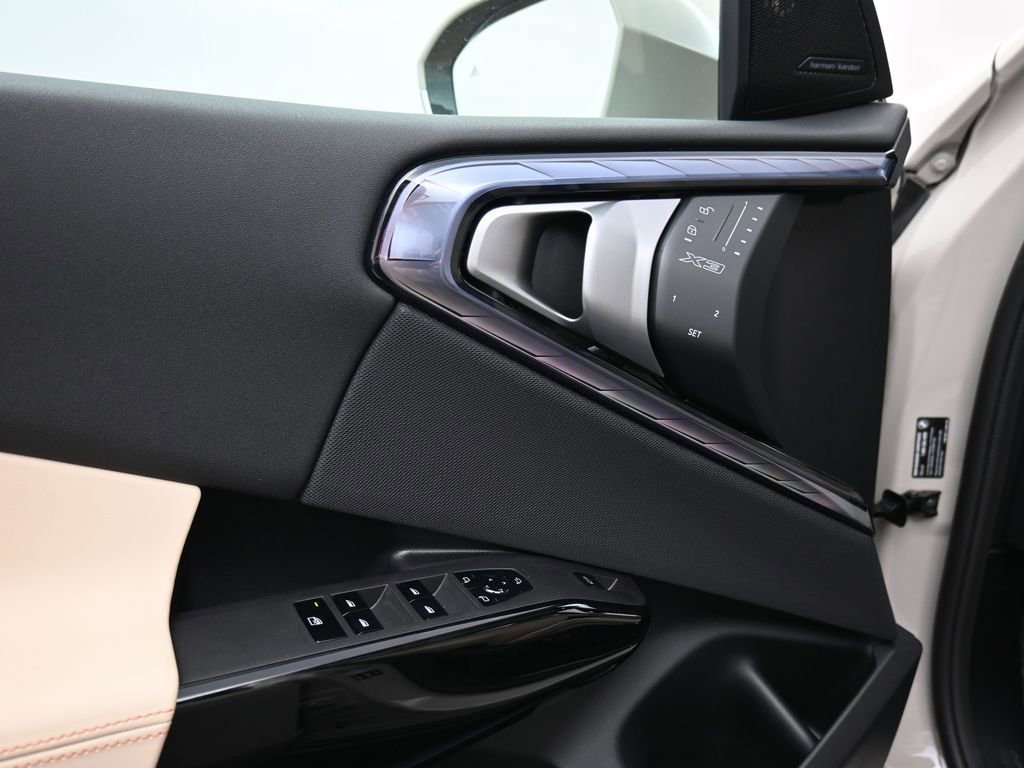 New 2026 BMW X3 xDrive30 w/ Premium Package image 9