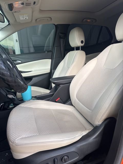 Used 2023 Buick Encore GX Essence w/ Experience Buick Package image 9