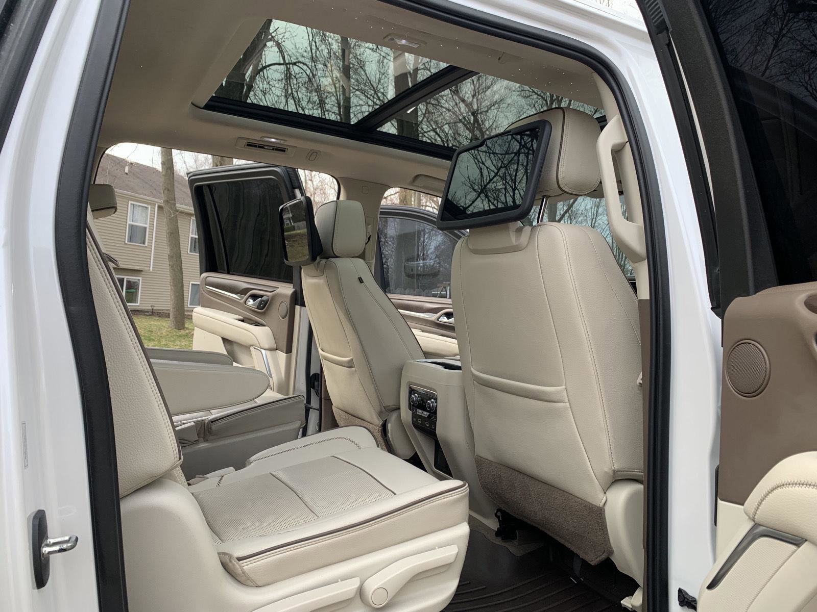 Used 2021 GMC Yukon XL Denali w/ Denali Premium Package image 30