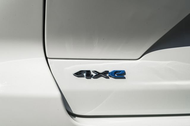 Used 2023 Jeep Grand Cherokee 4WD 4xe w/ Luxury Tech Group II image 8