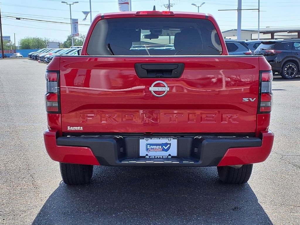 Used 2024 Nissan Frontier SV image 6