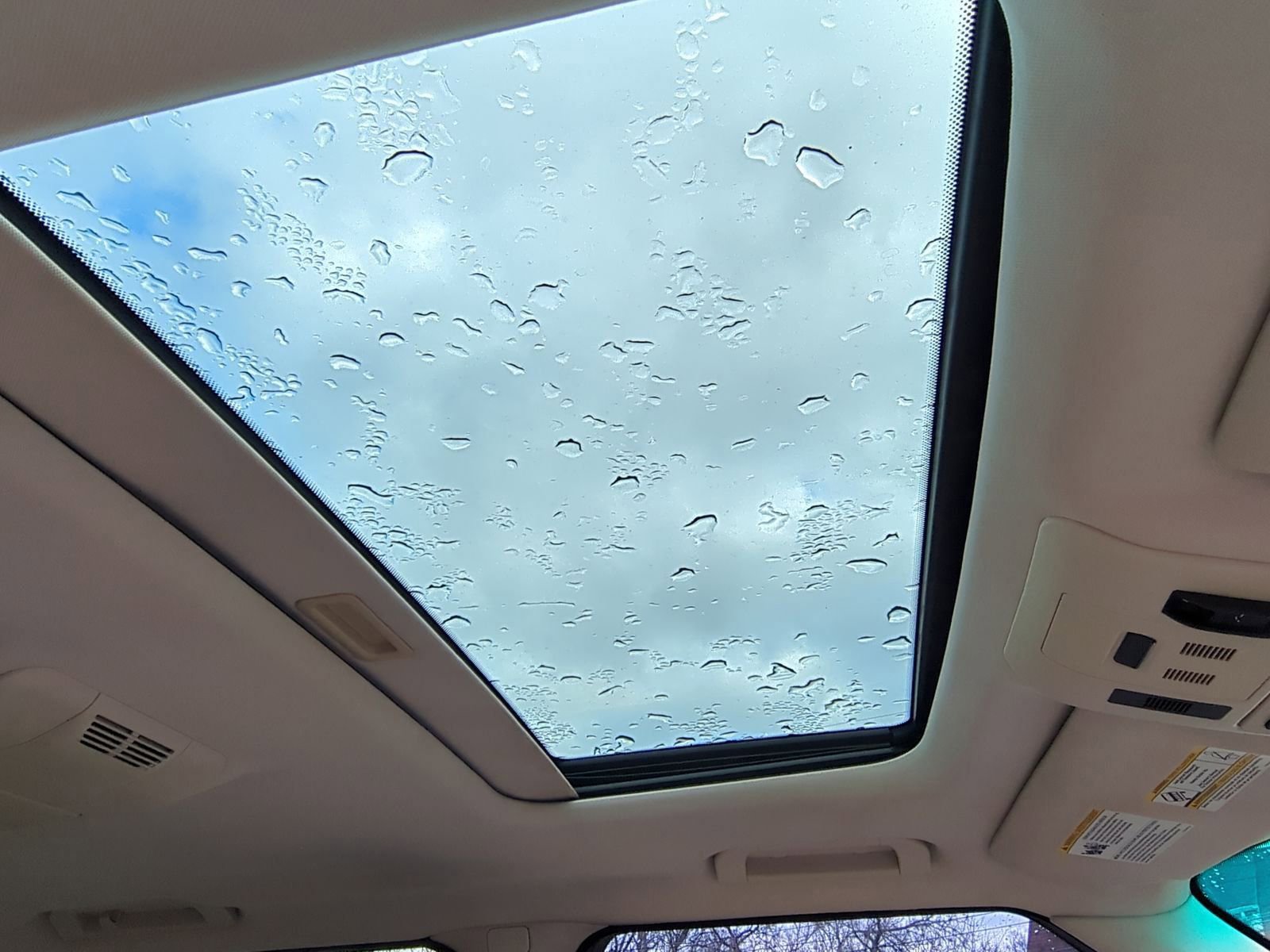 Used 2012 Land Rover Range Rover HSE image 26