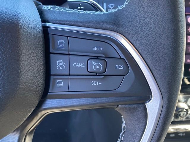 New 2025 Jeep Grand Cherokee Altitude AWD/4WD image 17