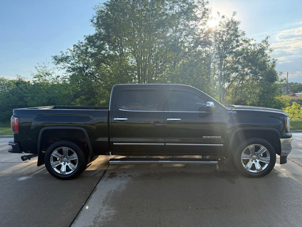 Used 2018 GMC Sierra 1500 SLT AWD/4WD image 2