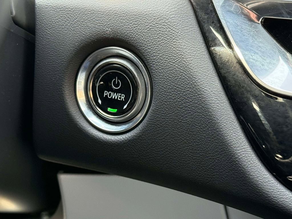 Used 2024 Cadillac Lyriq Sport image 27