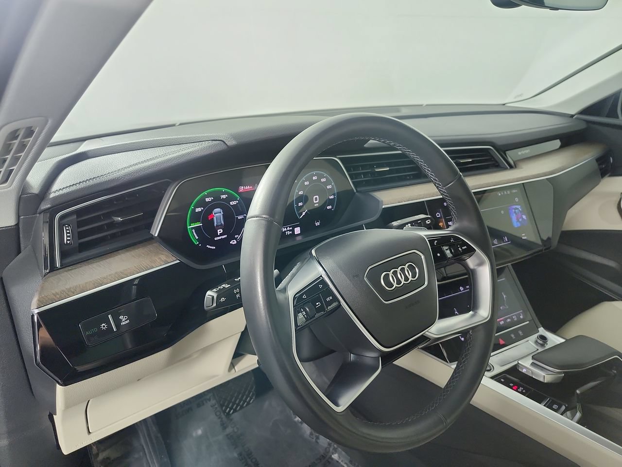 Used 2024 Audi Q8 e-tron Premium Plus AWD/4WD image 9