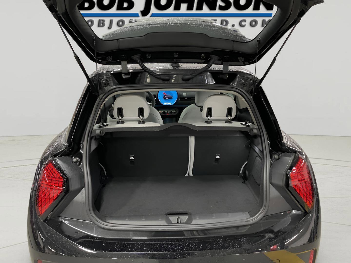 Used 2025 MINI Cooper 2-Door Hardtop image 26