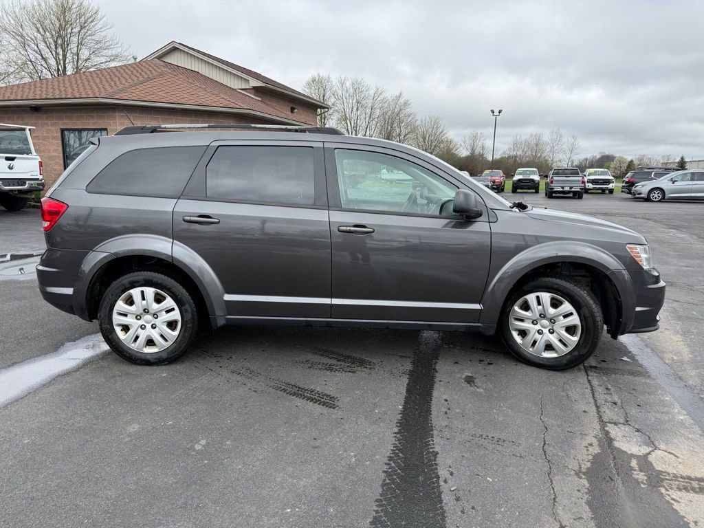 Used 2018 Dodge Journey SE image 4