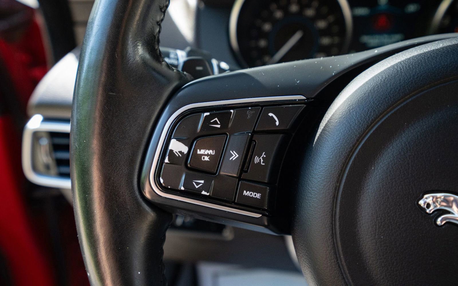 Used 2017 Jaguar F-PACE Prestige image 24