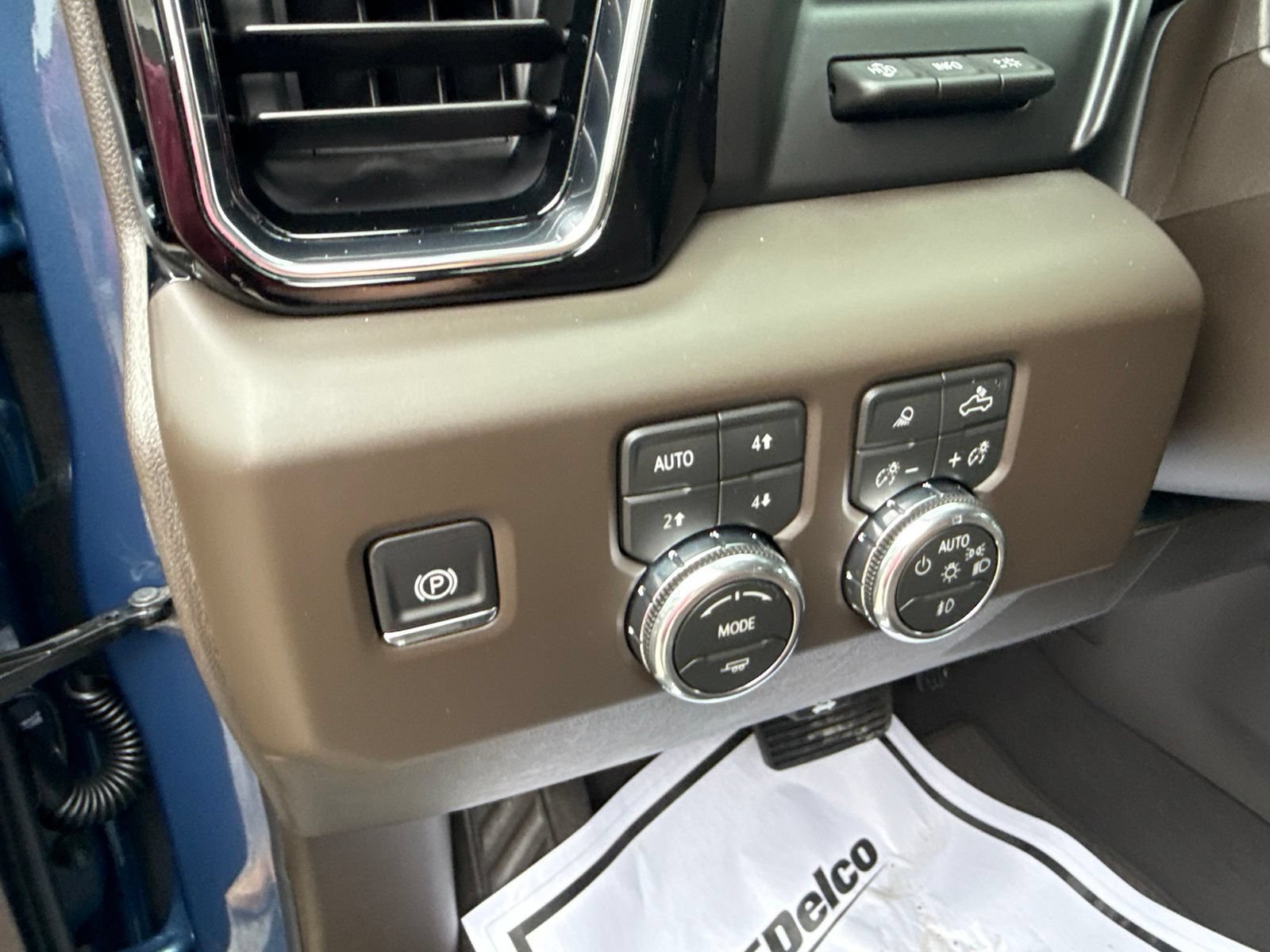 New 2026 GMC Sierra 1500 Denali w/ Technology Package AWD/4WD image 32