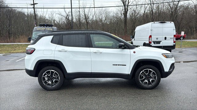 Certified 2025 Jeep Compass Trailhawk w/ Trailhawk Elite Group AWD/4WD image 5