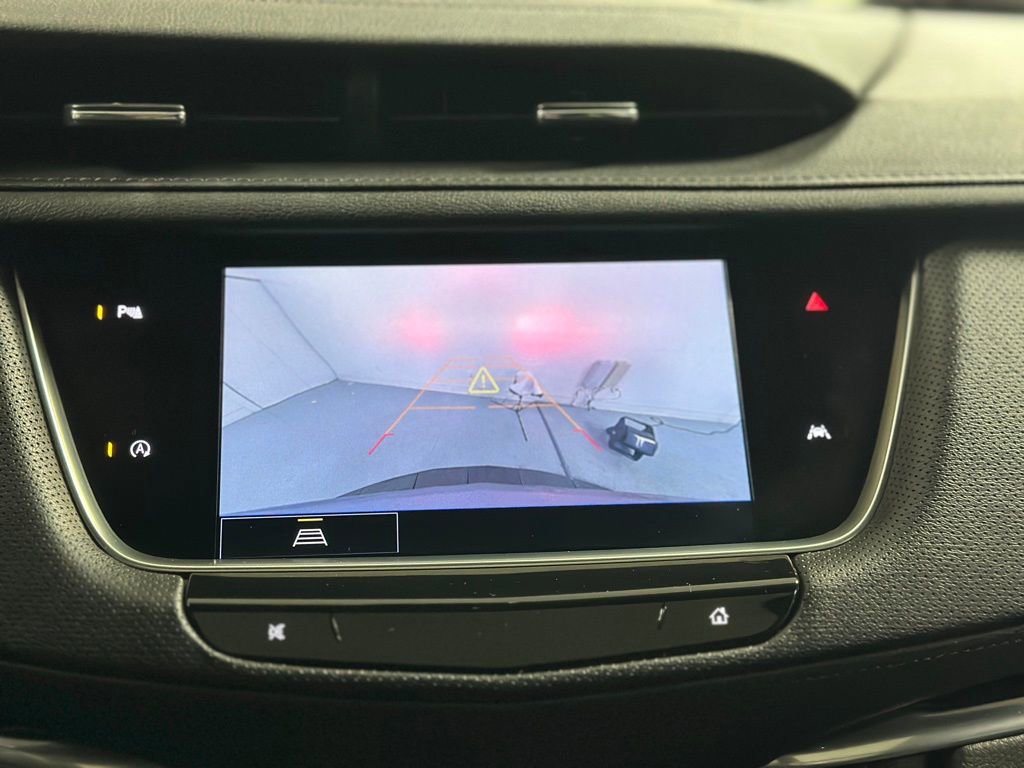 Used 2023 Cadillac XT6 Luxury image 6