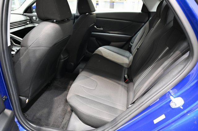 Used 2022 Hyundai Elantra SEL w/ Convenience Package image 11