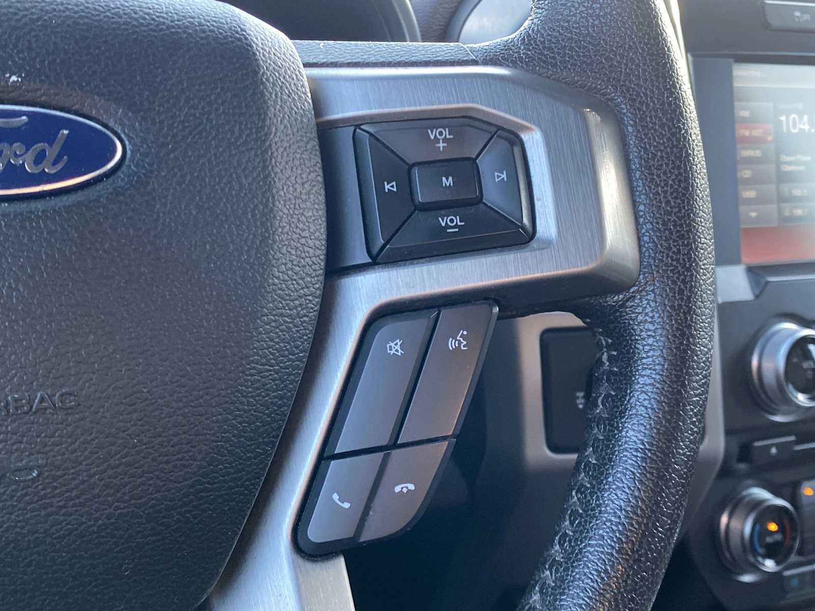 Used 2015 Ford F150 Platinum w/ Technology Package AWD/4WD image 32