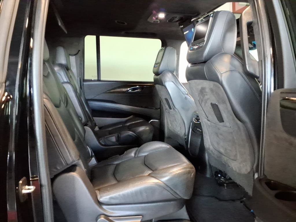 Used 2018 Cadillac Escalade ESV Platinum image 12