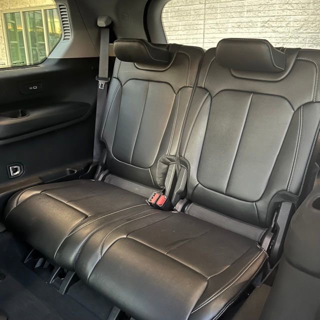 Used 2023 Jeep Grand Cherokee L Limited image 10