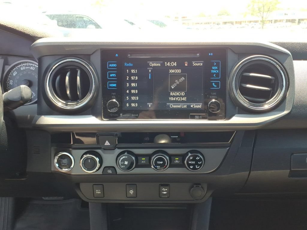 Used 2017 Toyota Tacoma TRD Sport w/ Tow Package (A/T) AWD/4WD image 8