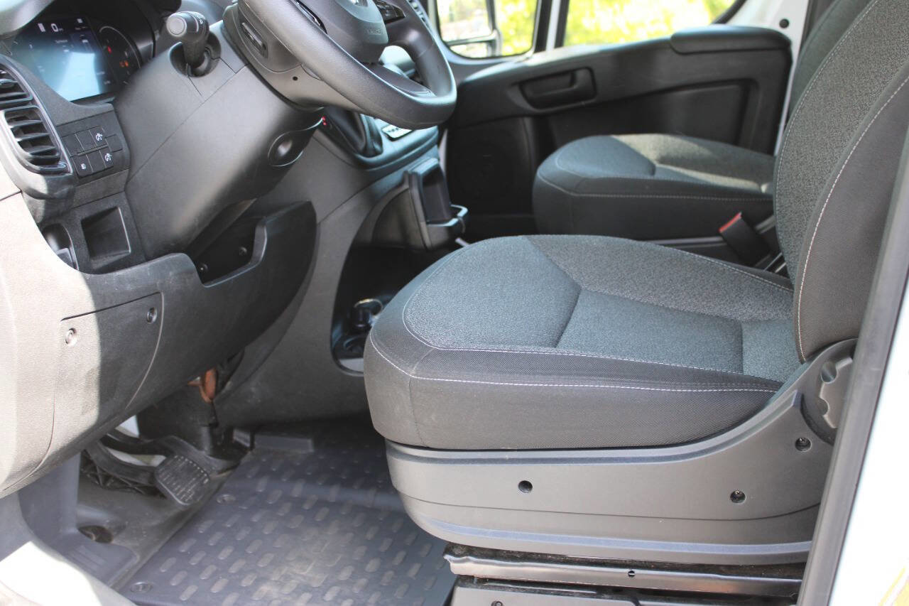 Used 2025 RAM ProMaster 2500 w/ U-Haul Equipment Group FWD image 7