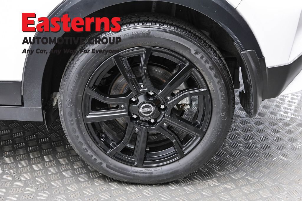 Used 2023 Nissan Kicks SR w/ SR Premium Package image 8