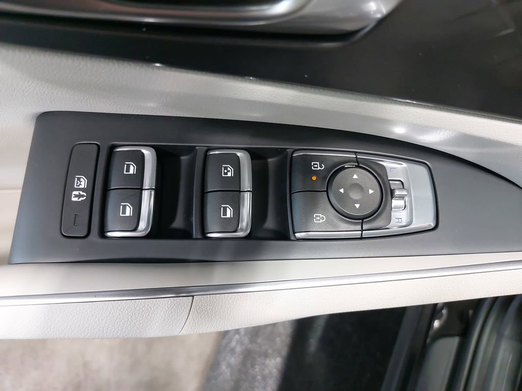 Used 2025 Kia Sorento S FWD image 29