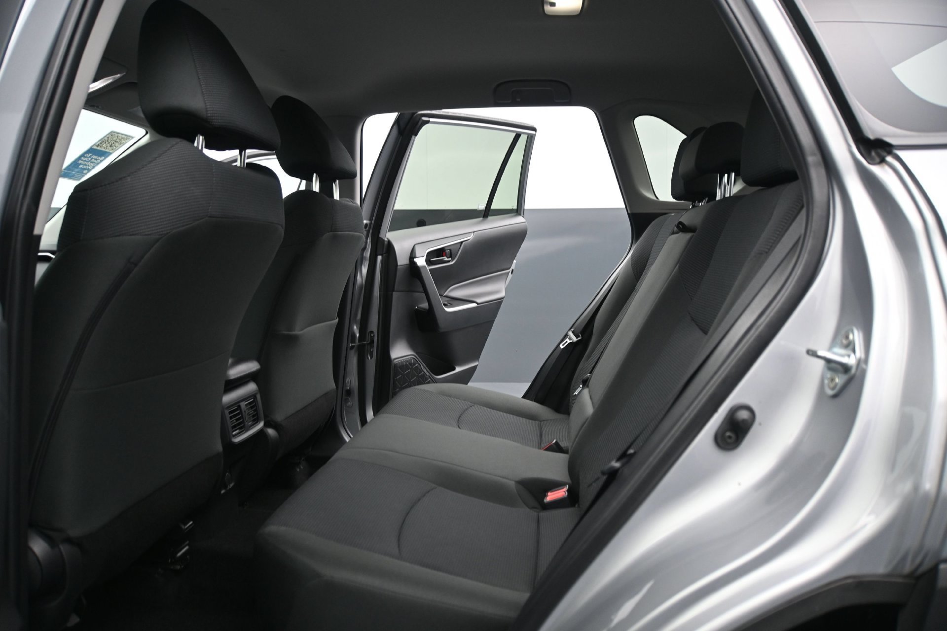 Used 2024 Toyota RAV4 LE AWD/4WD image 16