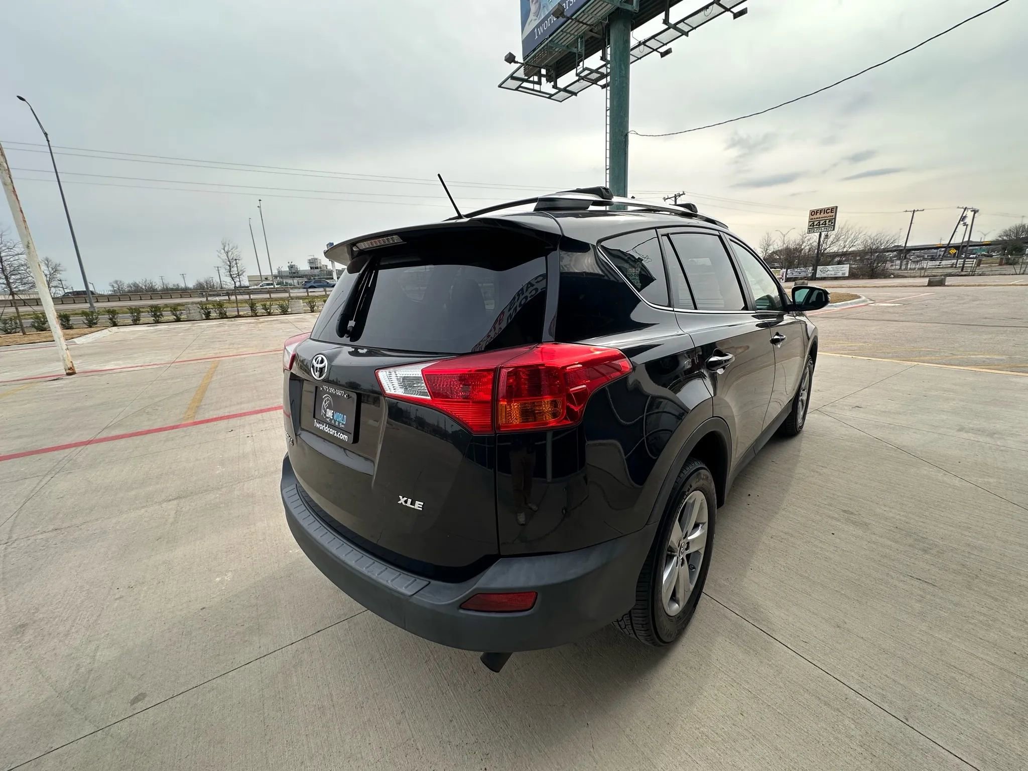 Used 2015 Toyota RAV4 XLE FWD image 5