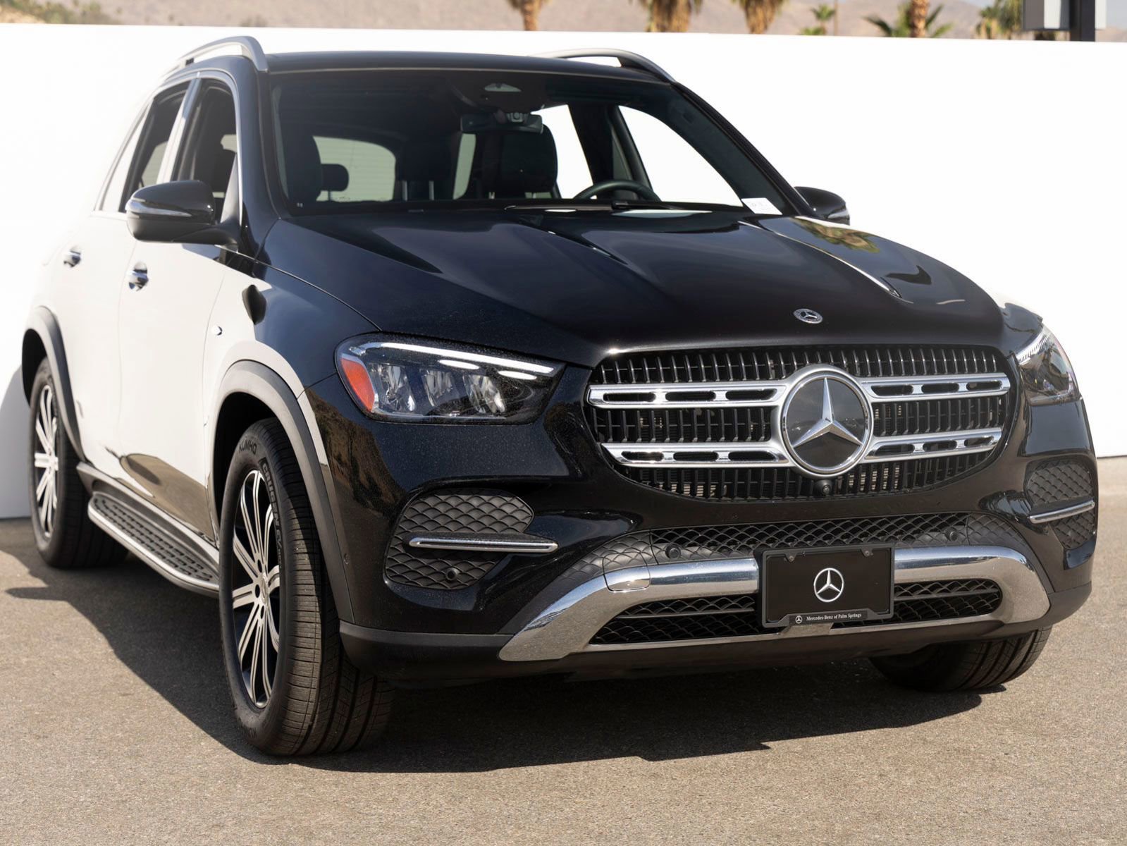 Used 2025 Mercedes-Benz GLE 450e 4MATIC image 2