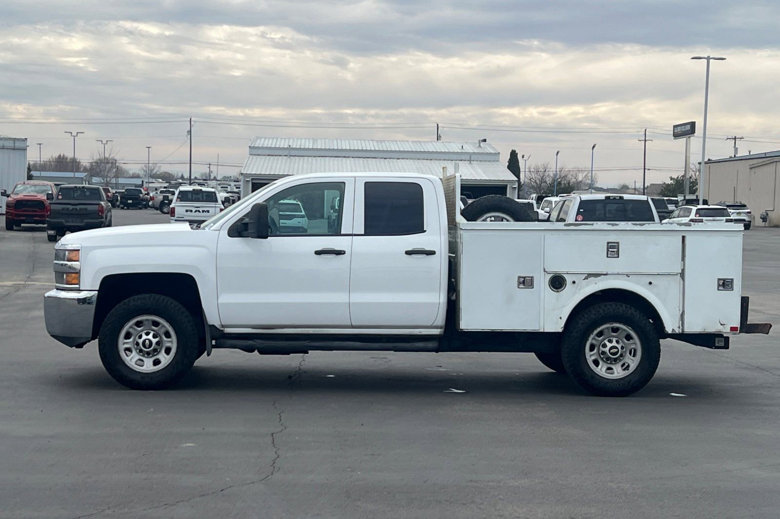 Used 2015 Chevrolet Silverado 3500 W/T AWD/4WD image 7