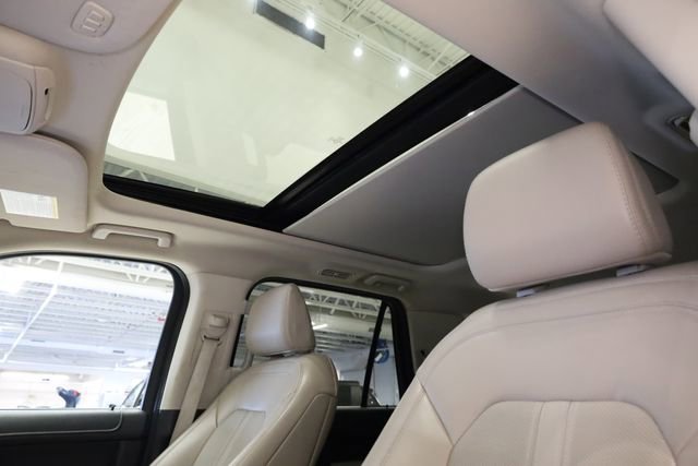 Used 2023 Ford Expedition Limited image 27