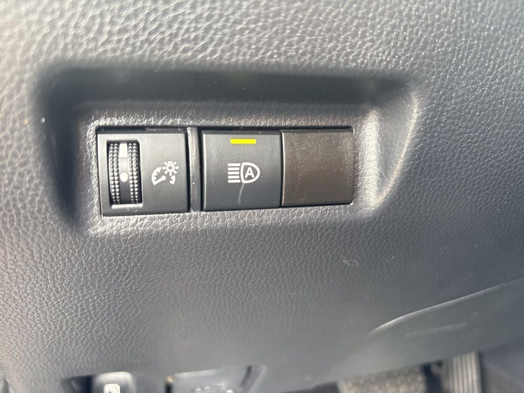 Used 2024 Toyota RAV4 LE AWD/4WD image 18